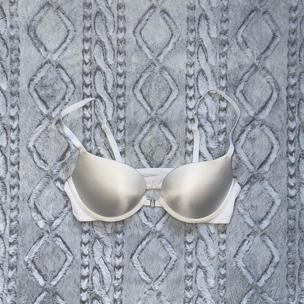 NWOT La SENZA Beyond Sexy Plunge Bra